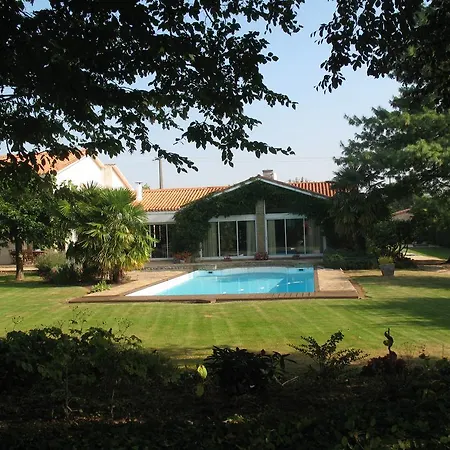 D'hotes Le Murier Bed & Breakfast