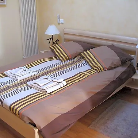 D'hotes Le Murier ברסויר